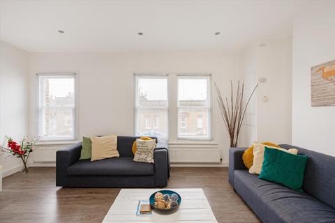 3 bedroom flat for sale, Glengall Road, London, NW6