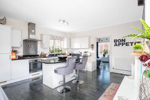 4 bedroom detached house for sale, Kemble Road, Monmouth