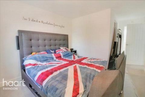 5 Cowleaze, Purton, Swindon, SN5 4FQ