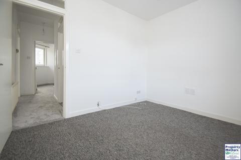 2 bedroom flat to rent, Bentinck Street, Kilmarnock, East Ayrshire, KA1