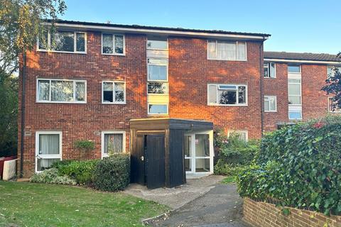 2 bedroom flat for sale - 87 Dyke Drive, Orpington, Kent, BR5 4LY