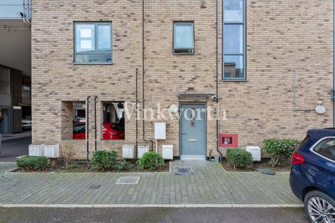 1 bedroom apartment for sale, Lily Way, London, N13