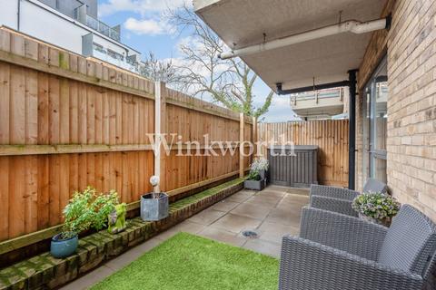 1 bedroom apartment for sale, Lily Way, London, N13