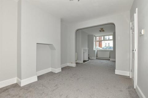 3 bedroom terraced house to rent, Greenfield Road, Folkestone, Kent, CT19