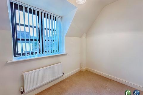 2 bedroom flat for sale, Farm Court, Hednesford, Cannock, WS12 2DQ