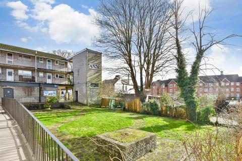 1 bedroom flat for sale - Town End, Caterham, Surrey