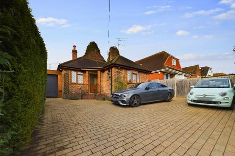 3 bedroom detached house for sale, Sunnybank, Marlow SL7