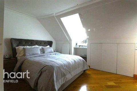 3 bedroom flat to rent - Warne Court, EN1