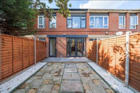 3 bedroom terraced house to rent, Greenwhich SE10