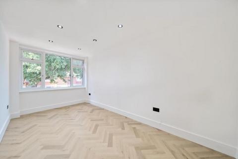 3 bedroom terraced house to rent, Hevelius Close, Greenwhich SE10