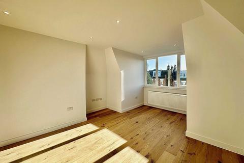2 bedroom flat to rent, Woodside Park Road, Woodside Park, London N12