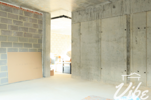 Shop to rent, Windus Road, London N16