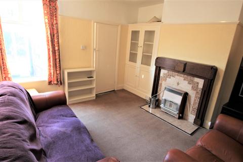 3 bedroom flat to rent, Valley View, Newcastle Upon Tyne NE2