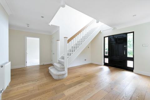 5 bedroom detached house to rent, Birds Hill Road, Leatherhead, Oxshott, KT22