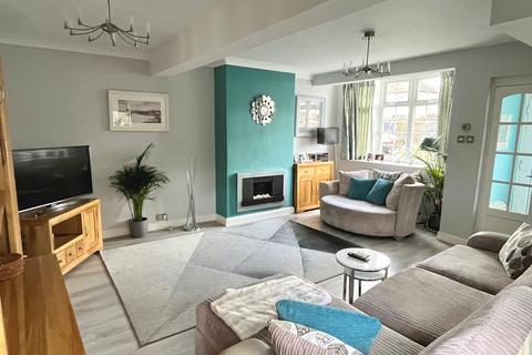 100 Rollesby Road, Chessington, KT9 2BZ