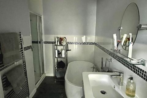 100 Rollesby Road, Chessington, KT9 2BZ
