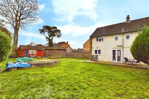 4 bedroom end of terrace house for sale, Franklin Avenue, Tadley, Hampshire, RG26