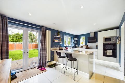 4 bedroom end of terrace house for sale, Franklin Avenue, Tadley, Hampshire, RG26