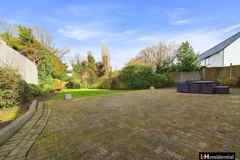 2 Links Drive, Elstree, Borehamwood, WD6 3PS