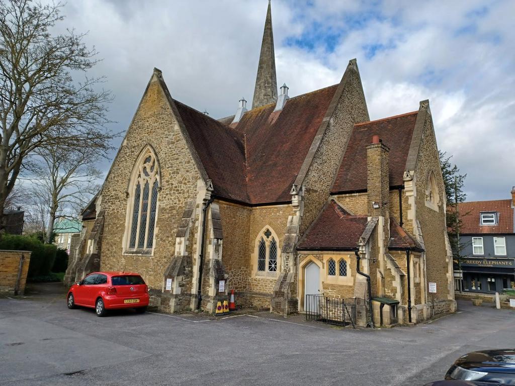 URC Weybridge church exterior car park and churc