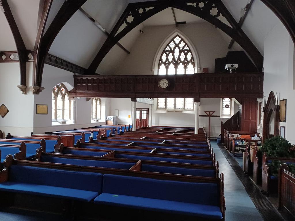 URC Weybridge church interior 1.jpg