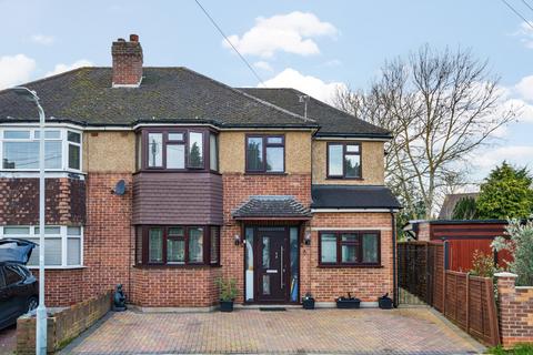 4 Perry Close, Uxbridge, UB8 3HR