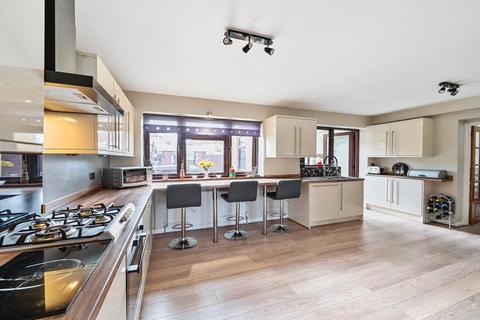 4 Perry Close, Uxbridge, UB8 3HR
