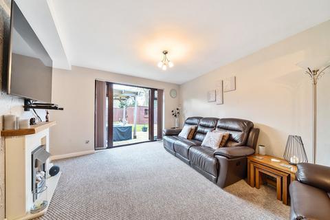 4 Perry Close, Uxbridge, UB8 3HR