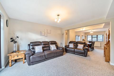 4 Perry Close, Uxbridge, UB8 3HR