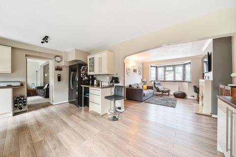 4 Perry Close, Uxbridge, UB8 3HR