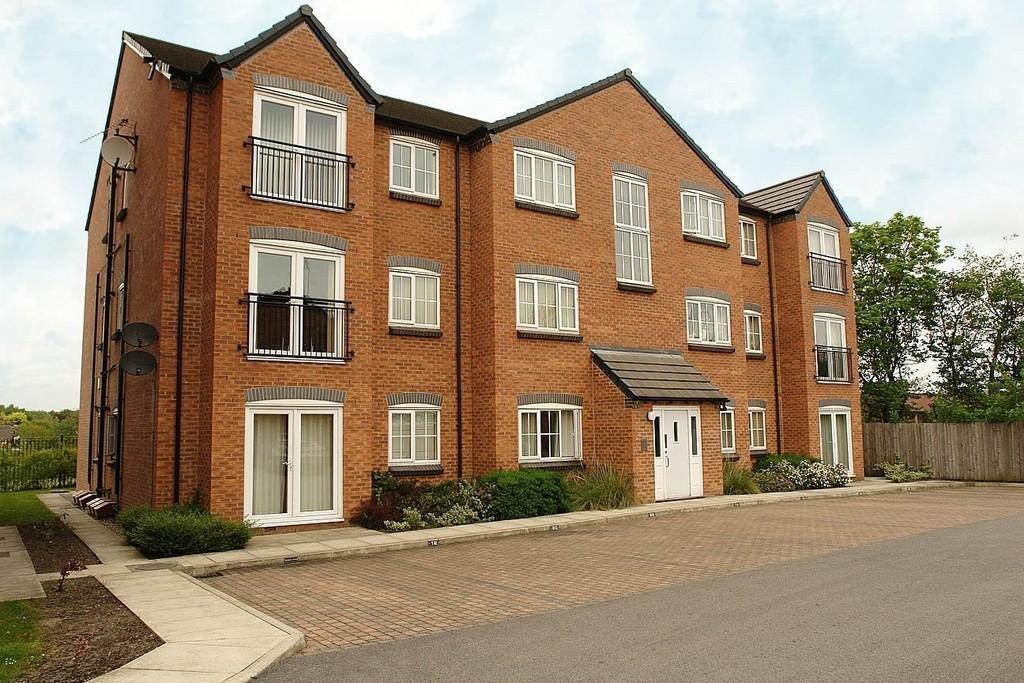 24 Baldwins Close, Royton 2 bed apartment for sale £149,950