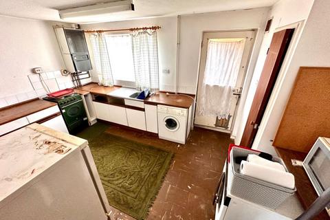 2 bedroom end of terrace house for sale - 29 Garden Way, Newport, Isle Of Wight, PO30 2BN