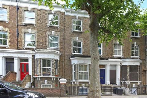 2 bedroom apartment to rent, Loftus Road, London, W12