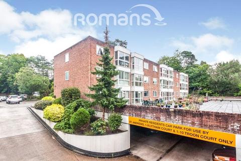 2 bedroom apartment for sale, St. Andrews Court, Cardwell Crescent, Ascot