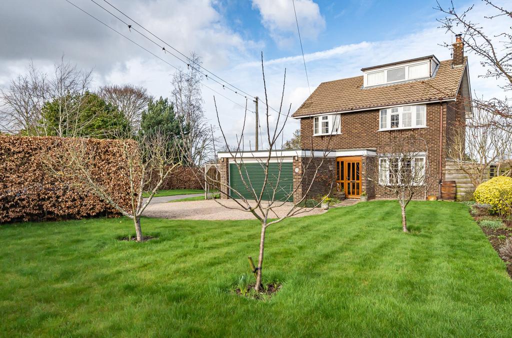 Old Mansion Drive, Bredon, Tewkesbury, Worcestershire, GL20 4 bed