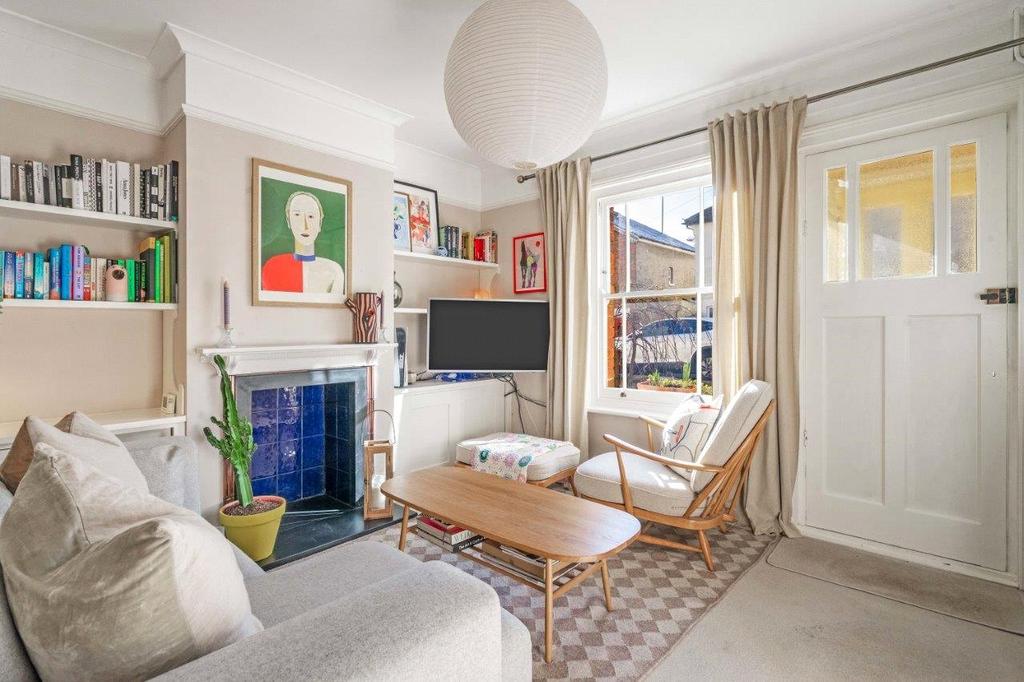Cromwell Road, Tunbridge Wells, Kent, TN2 2 bed terraced house for sale £365,000