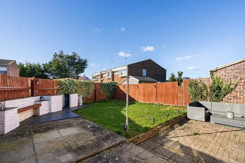 24 Ivy Close, Gravesend, DA12 5NP
