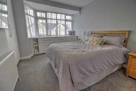 3 bedroom end of terrace house for sale - Fernside Ave, Hanworth, Hanworth