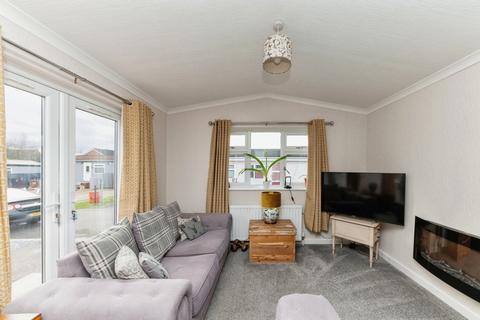 2 bedroom park home for sale, Scunthorpe, Lincolnshire, DN16