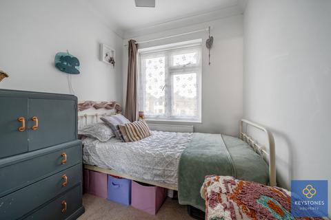 293 Carter Drive, Romford, RM5 2TT