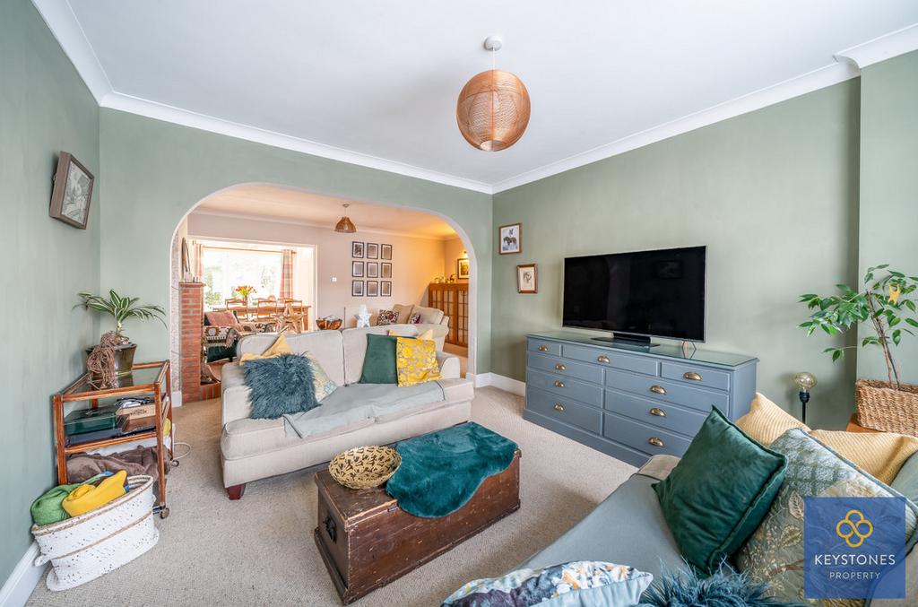 Carter Drive, Collier Row, RM5 4 bed semidetached house for sale £