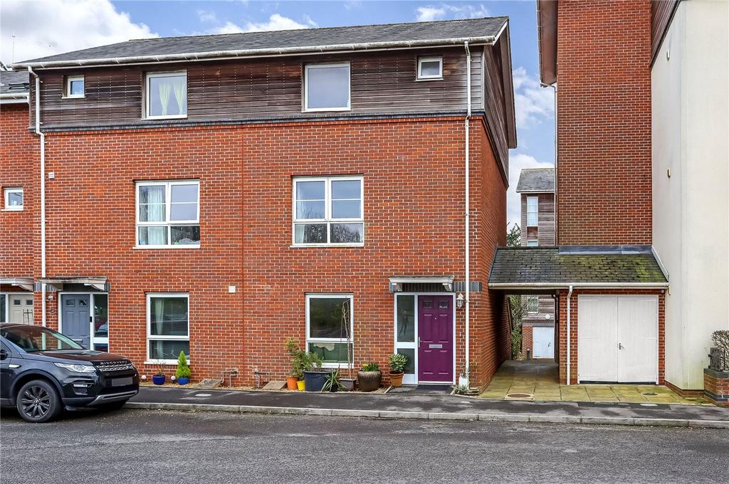 Athelstan Road, Winchester, Hampshire, SO23 4 bed end of terrace house