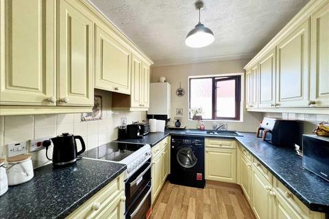 2 bedroom apartment to rent, 135 Station Road, Leigh on Sea SS9