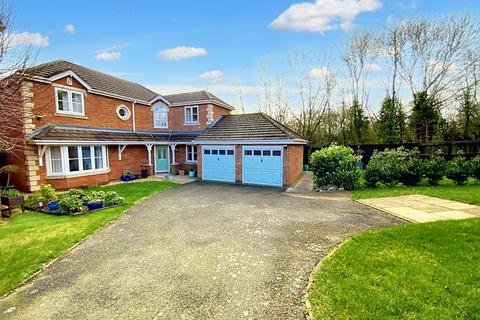 4 bedroom detached house for sale - Gainsborough Way, Daventry, NN11 0GE