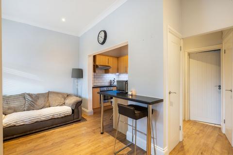 1 bedroom apartment for sale, Mid Street, South Nutfield, RH1