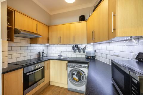 1 bedroom apartment for sale, Mid Street, South Nutfield, RH1