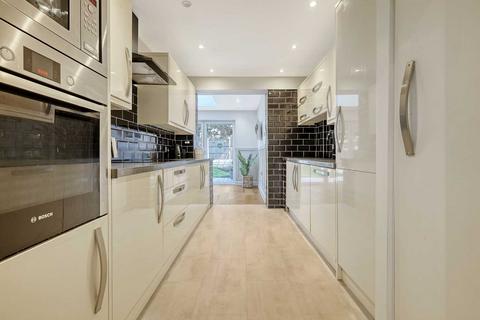 23 Denbigh Close, Hornchurch, RM11 3EA