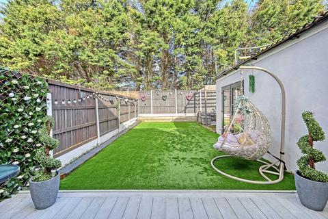23 Denbigh Close, Hornchurch, RM11 3EA