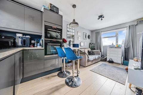 196 Burwell Meadow, Witney, OX28 5JJ