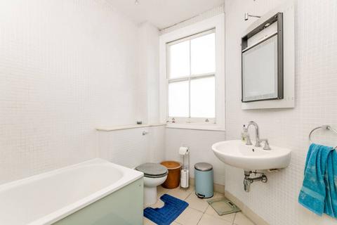 3 bedroom maisonette to rent, Wandsworth Bridge Road, South Park, London, SW6